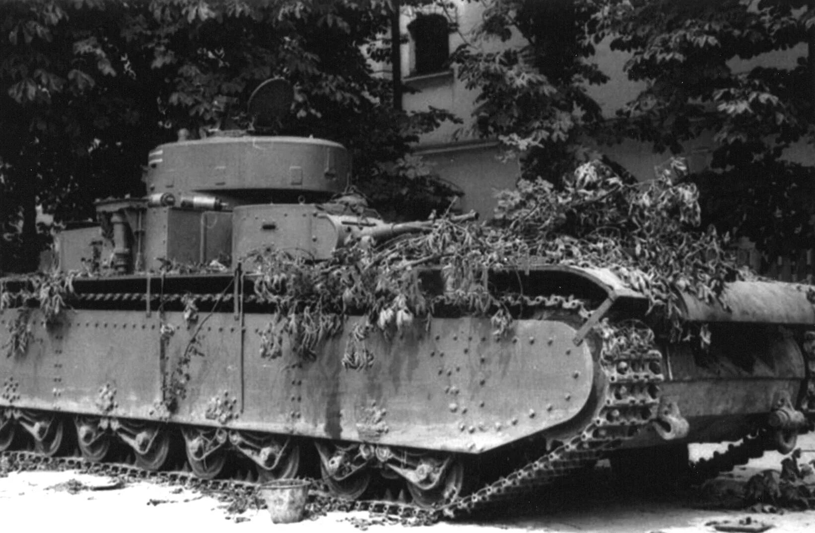 Танк т 35 1. Танк т 35 1. Т-35 с коническими башнями. Танк т 35 1. Т-35 1 танк прототип.