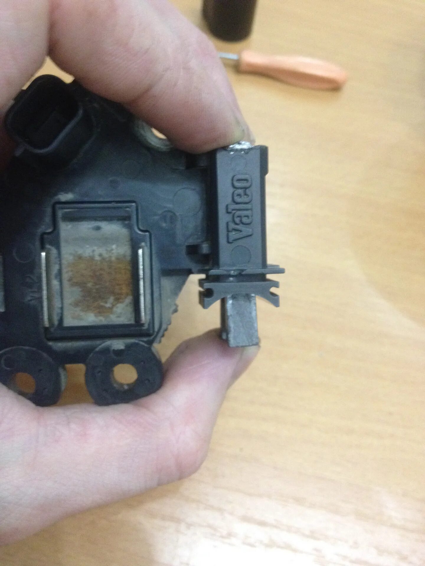 Щетки генератора рено меган 2. Щетки генератора рено меган 1. Щетки генератора valeo меган 1. Реле регулятор меган 2 1. Щетки генератора меган 2.