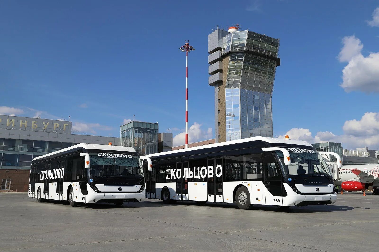Тюмень гортранс тюмень. Кольцово автобус. Перронный автобус в аэропорту кольцово екатеринбург. Технический центр емуп моап. Автобус в аэропорт екатеринбург.
