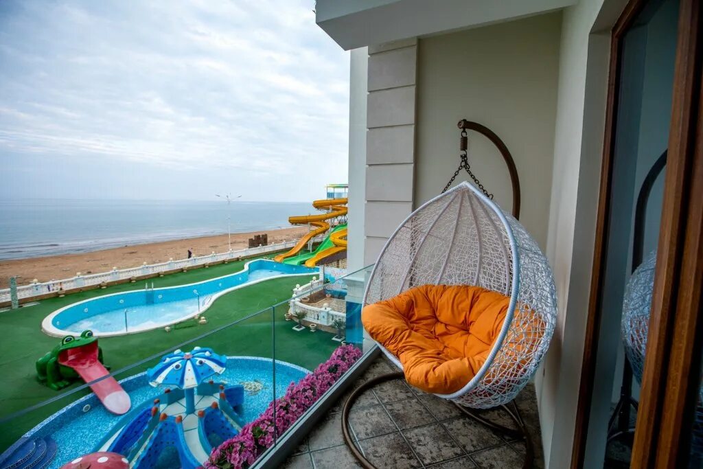 Дербент отели на берегу моря с бассейном. Гостиница golden beach в дербенте. отель голден бич дагестан. аквапарк golden beach дербент. golden beach дербент 4*.