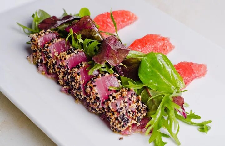 салат с тунцом свежим. сельдь нисуаз. салат с тунцом свежим. салат с тунцом и яйцом. соус нисуаз.