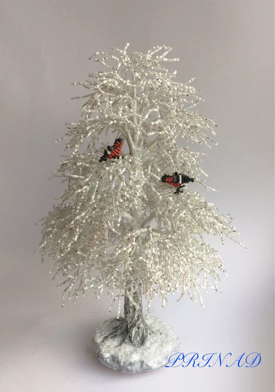 поделка в садик зима. поделка зимнее дерево. новогодние поделки из бисера. новогодние фантазии из бисера. зимняя композиция.