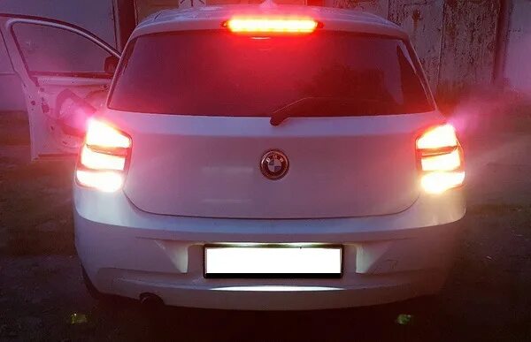 Bmw x5 e70 лампочка заднего хода. Лампы заднего хода е90. Лампочка заднего хода bmw f10. Лампы заднего хода бмв е46. Лампа заднего хода bmw x5 e53.
