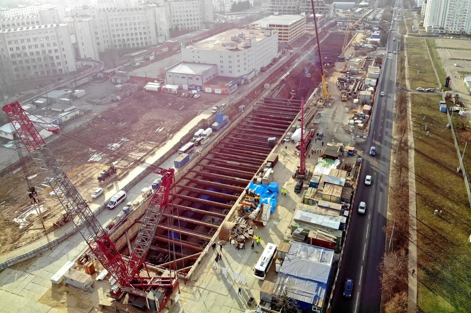 Метро дружба народов москва. Станция метро университет дружбы народов. Строительство станции метро университет дружбы народов. Коммунарская линия метро университет дружбы народов. РУДН университет метро.