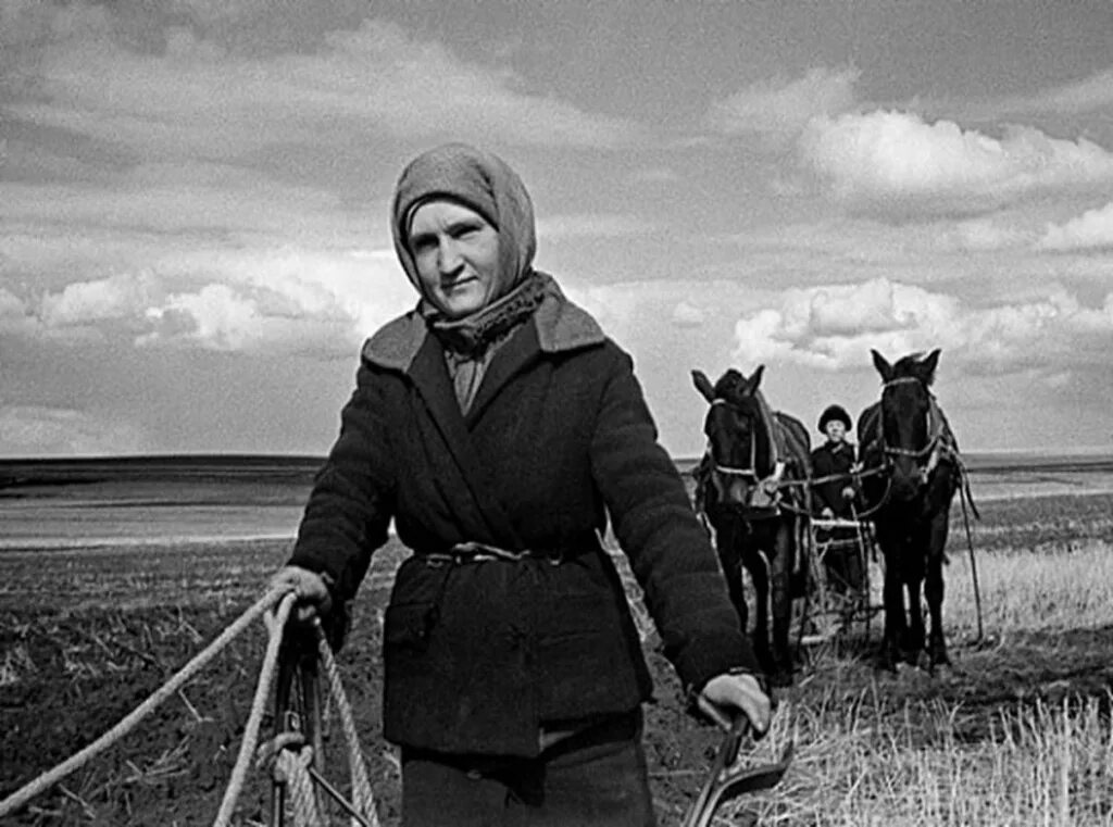 Женщины труженицы тыла в годы войны. Женщины - труженицы тыла в годы ВОВ. Образы тружеников