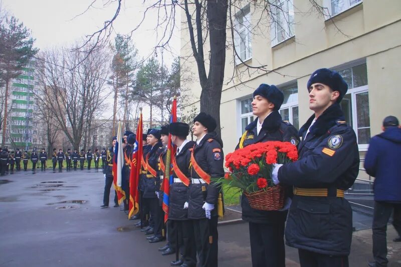 Сайт полицейского колледжа. Кадетский колледж полиции в Москве. Кадетский корпус колледжа полиции. Кадетский корпус полиции на Сходненской. Школа полиции на Сходненской.