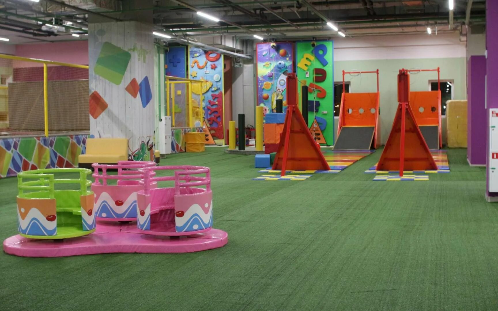 Игровая на комсомольской fun city. Fun city чистопольская ул. , 69 фото. Фан сити миллениум казань. Fun city чистопольская ул.