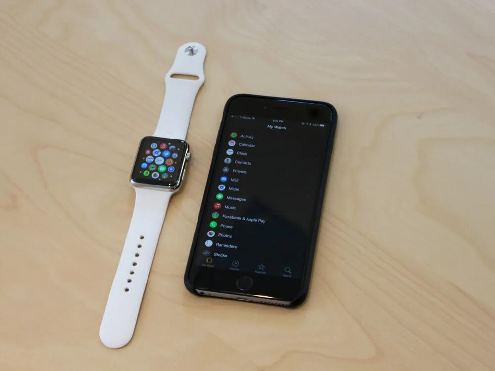 Iphone apple watch 3. Эппл вотч айфон. Айфон Эппл вотч 8. Айфон вотч 3. Айфон и часы эпл вотч.