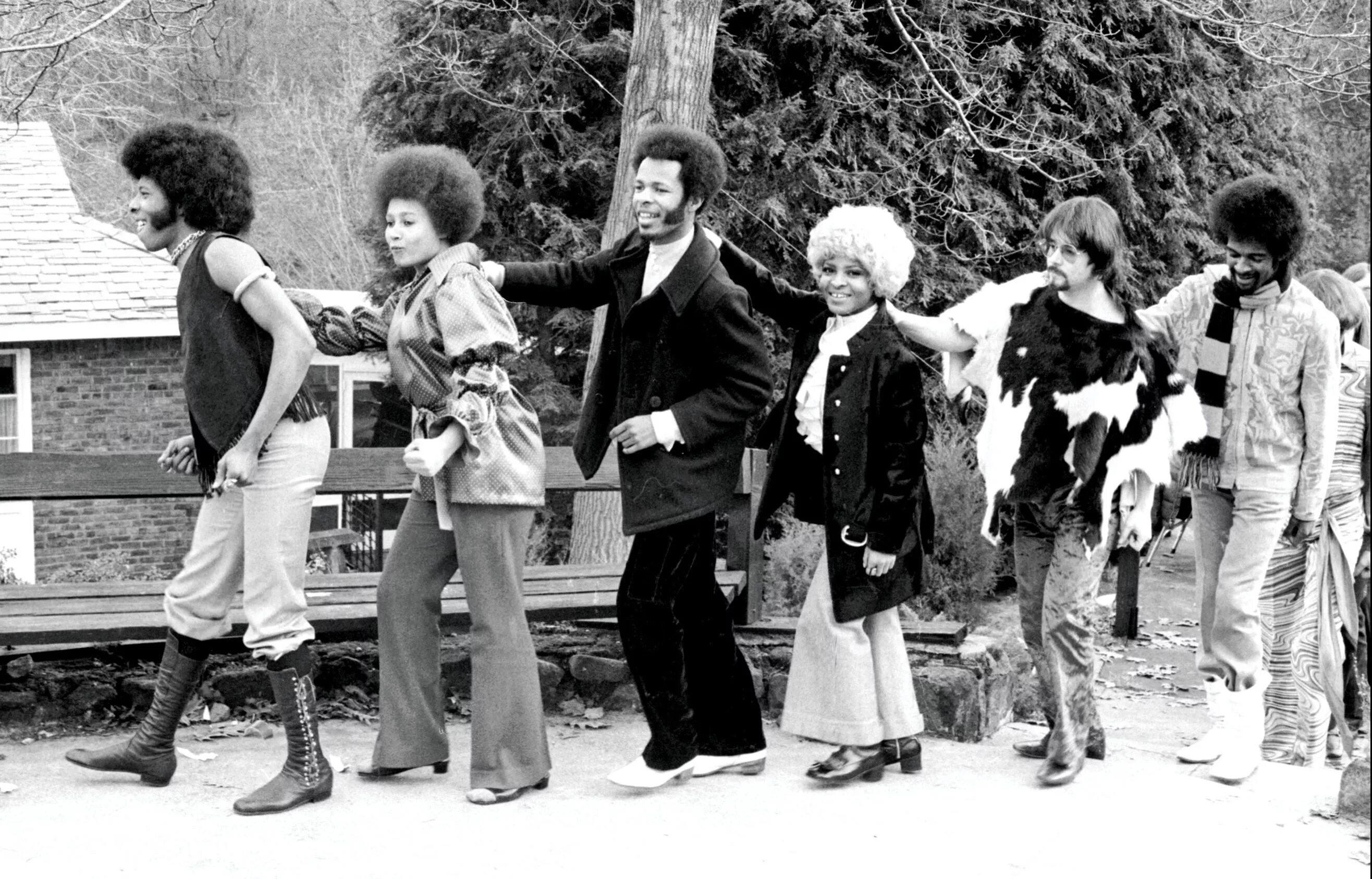 Sly stone. Sly Family. Слай Стоун. Sly the Family Stone Вудсток. Sly and the Family Stone foto.