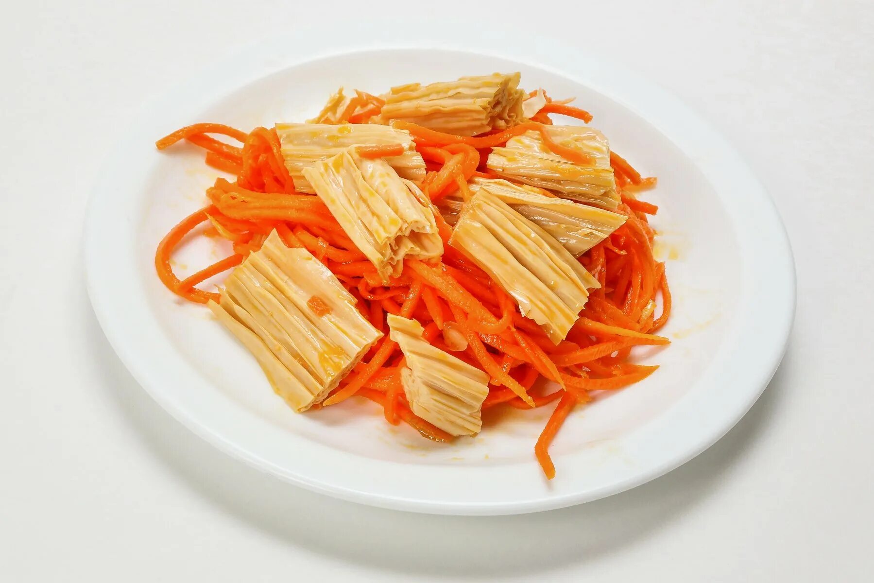 В. Спаржа с морковью по корейски 500г голякова т. Спаржа с морковью. Фунчоза спаржа гребешки. Спаржа с морковкой.