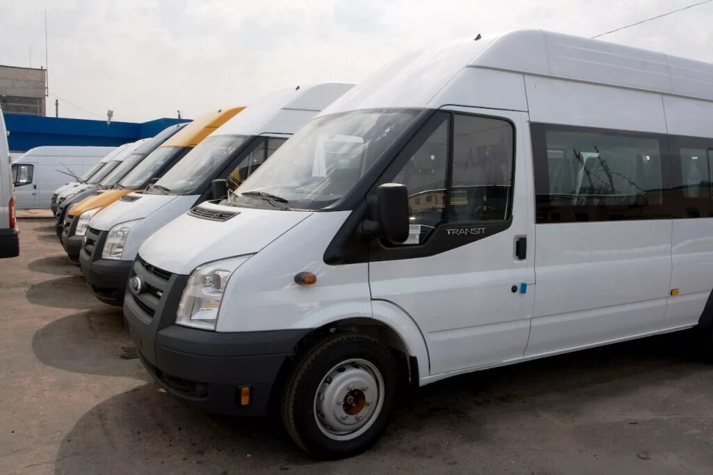 Микроавтобус форд купить россии. Ford Transit 2013. Ford Transit 2013 пассажирский. Форд Транзит микроавтобус 2013 год. Форд Транзит 2013 г пассажирский.