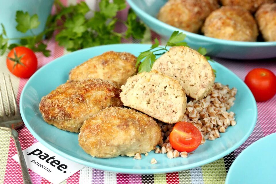 Котлета калорийность. Котлеты из свиного фарша калорийность. Котлеты. Котлеты из свиного фарша калорийность. Калорий в котлете из говядины.