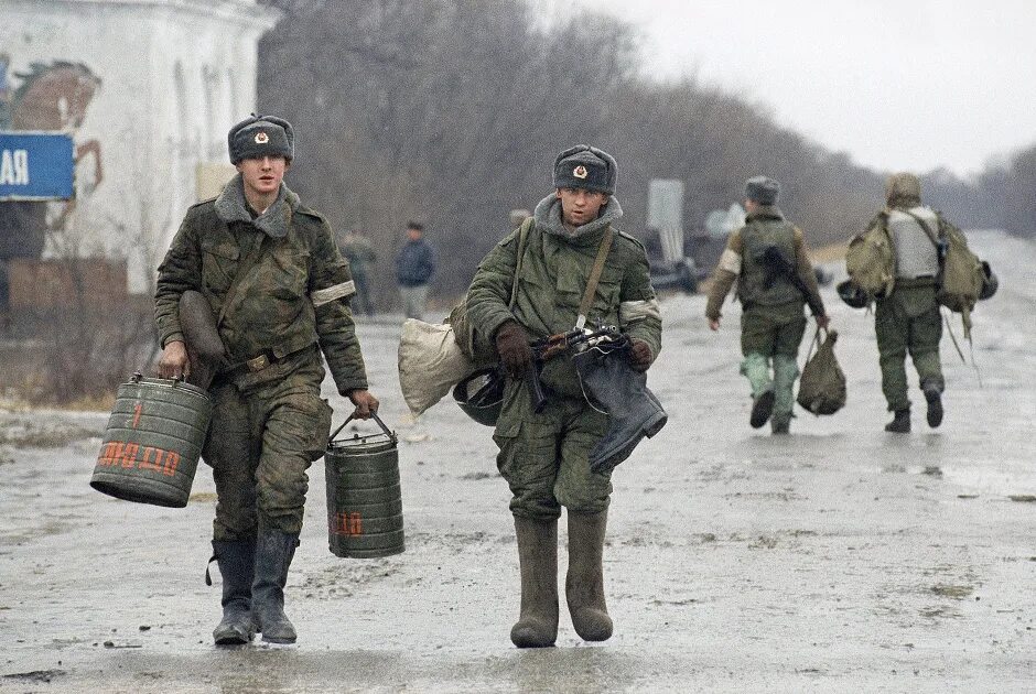 Запрещено в россии чечня. Чечня 1994 год русские солдаты. Штурм Грозного 1995 солдаты.