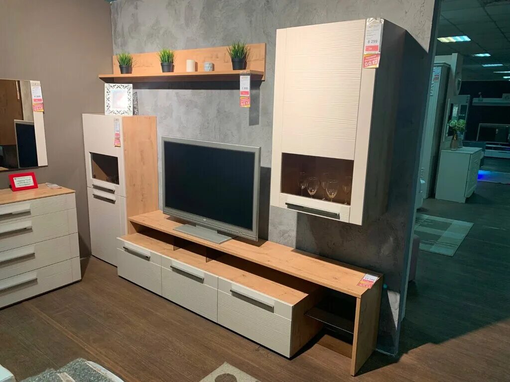 мебель 3 я. Brw гостиная ларго. стенка лакки заречье. стол письменный сп 7 ривьера. спальня ницца.