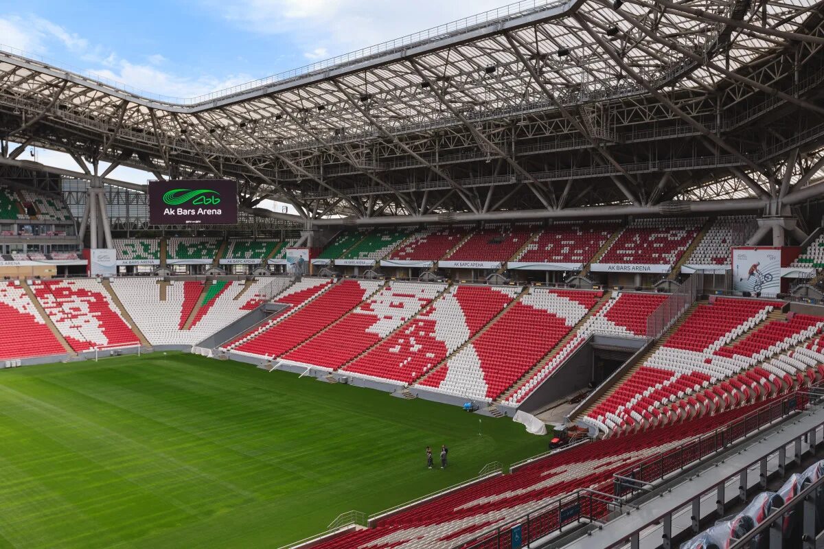 Билеты футбол казань арена. Казань арена 2023. Казань арена 2022. Казан арена в дождь. Билеты футбол казань арена.