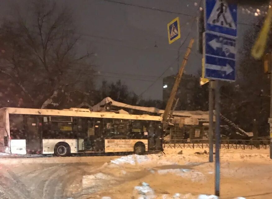 Автобус пермь майкор. ДТП автобус Пермь Камская Долина. Вчера ДТП В Перми с автобусом. ДТП Пермь15.02. Ул Екатерининская Пермь ДТП.