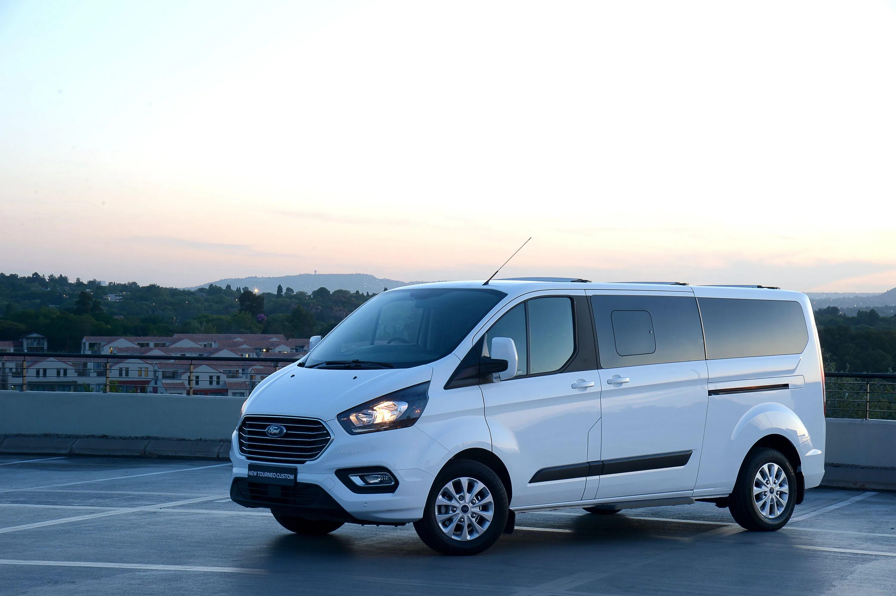 Ford Tourneo Custom. Ford Tourneo Custom 2022. Ford Tourneo Custom LWB. Форд Торнео кастом 2022. Ford tourneo custom купить