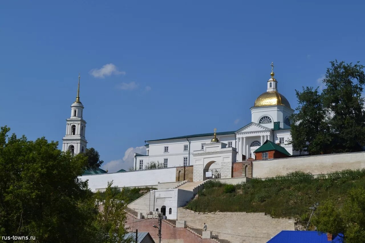 Знаменский монастырь сайт. Елецкий Знаменский монастырь. Женский монастырь Елец. Знаменский женский монастырь Елец. Знаменский монастырь Елец лестница плача.