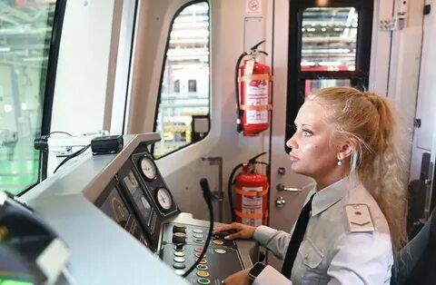 На каких линиях метро управляют женщины машинисты
