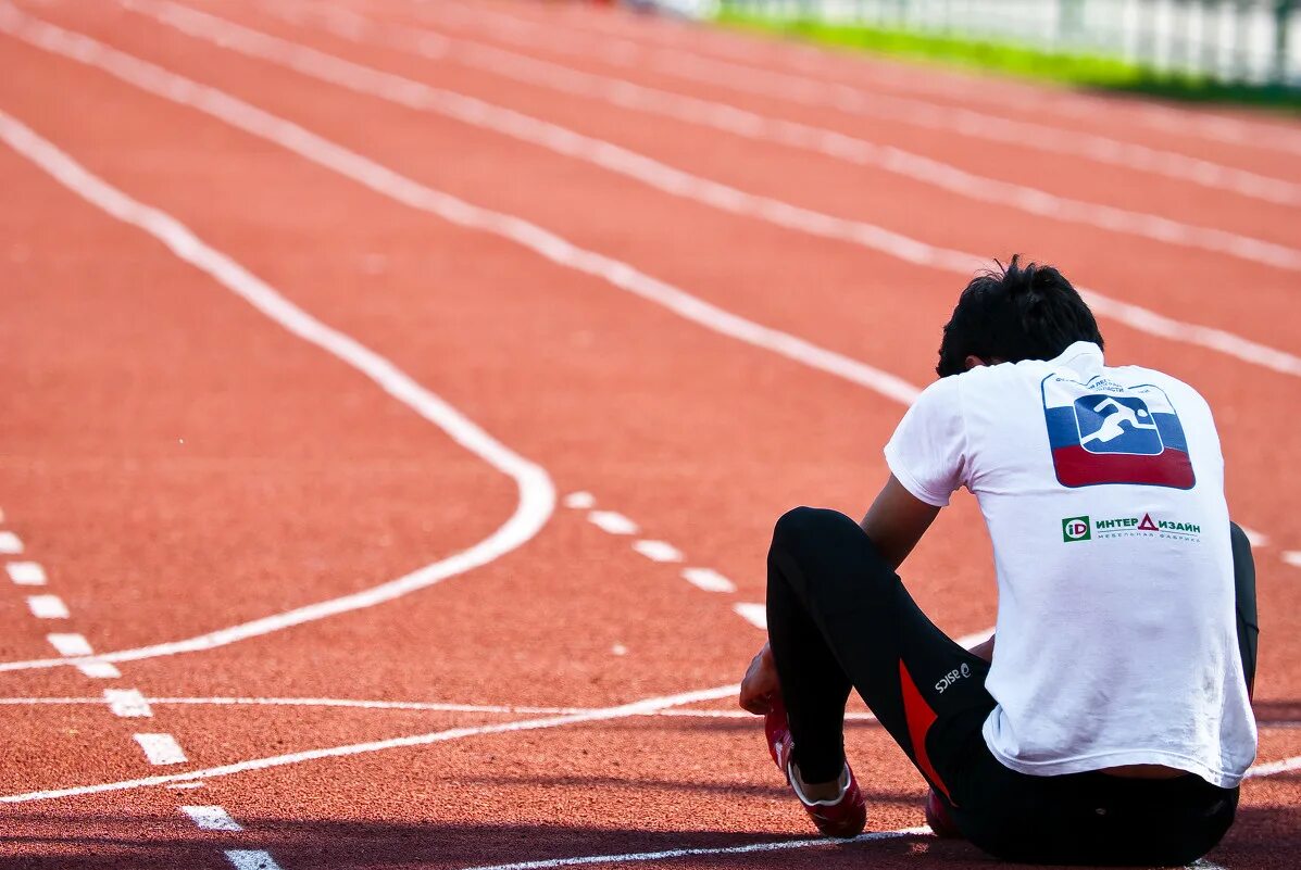 Спортсмены перед стартом. Перед стартом. Человек перед стартом. Перед стартом картинки. Фристайл тренировка.