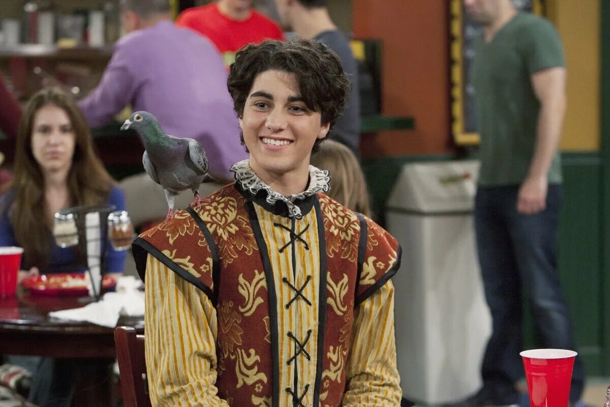 Белла торн и зендая танцевальная лихорадка. Зендая танцевальная лихорадка. Белла торн танцевальная лихорадка актеры. Белла торн и зендая. Танцевальная лихорадка 2010.