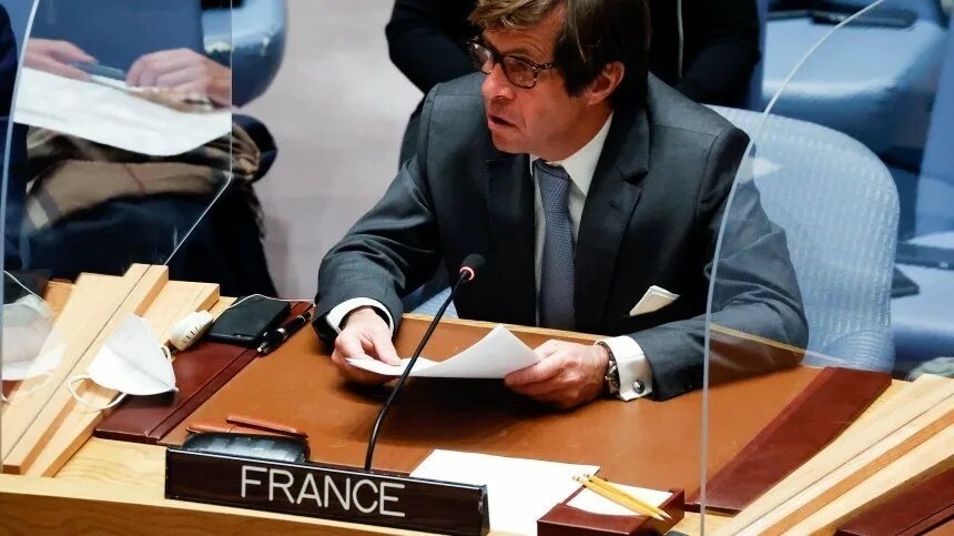 Оон франция. Николя де Ривьер ООН. Представитель Франции в ООН. Председатель ООН Франции. Постпред Франции при ООН.