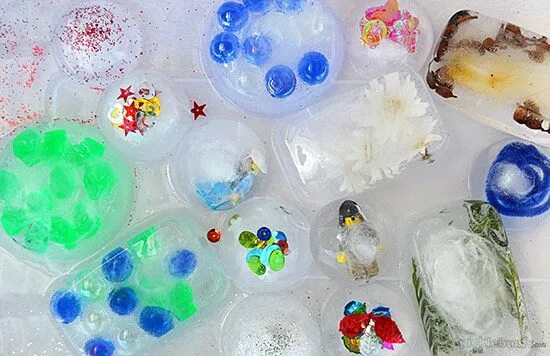 Цветные льдинки. Ледяные игрушки. Цветной лед в детском саду. Цветной лед для детей. Как залить воду в шарики воздушные