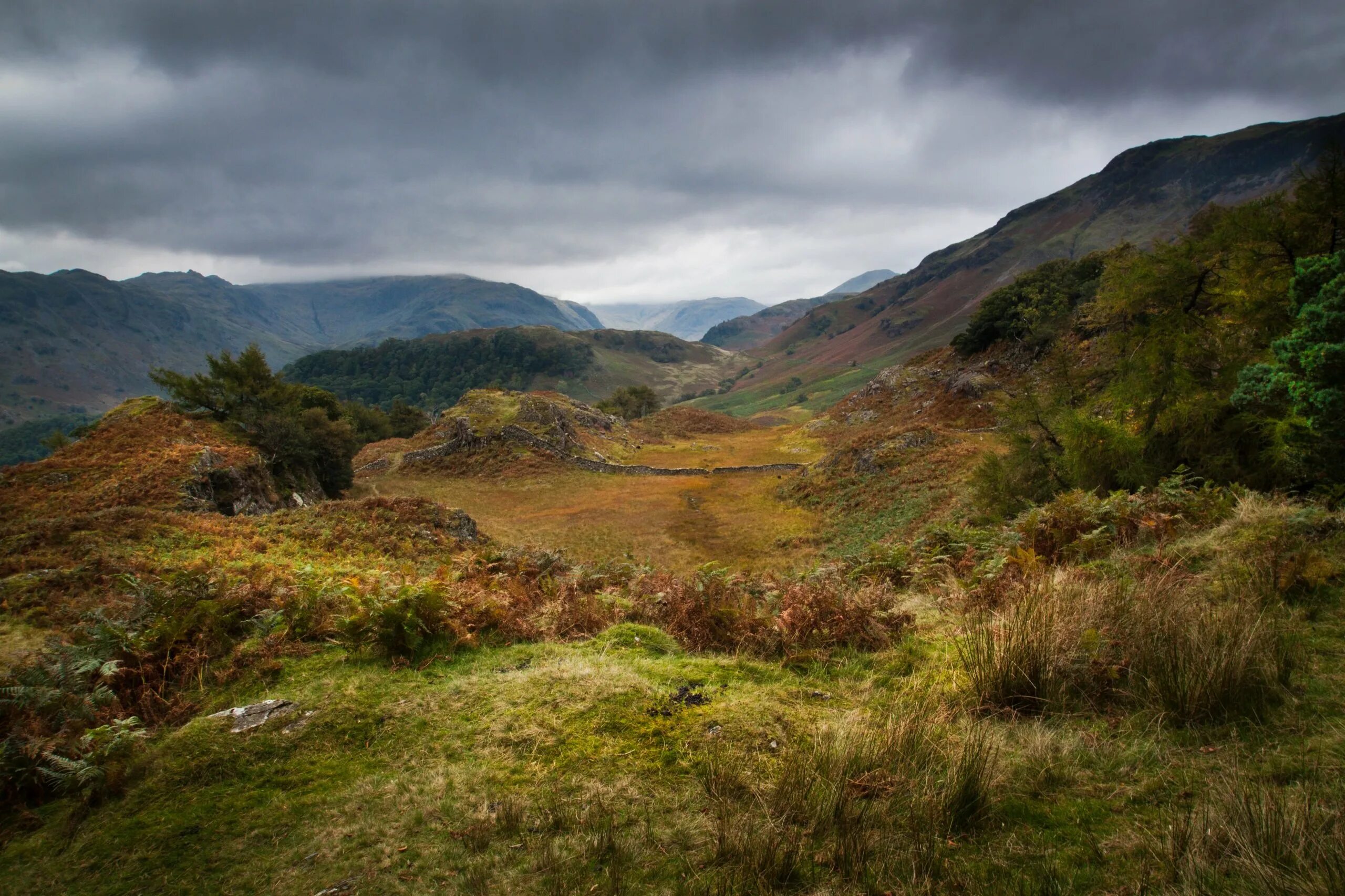 Mountains of great britain. Пеннинские горы горы Великобритании. Пеннинские холмы. Холмы Англии. Камберлендские и Пеннинские горы в Англии.