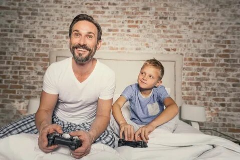 Родители контролируют взрослых детей