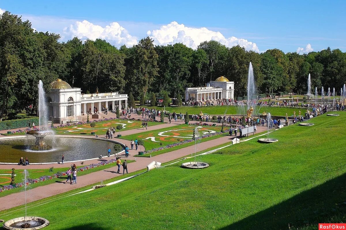 Петергоф парк сайт. Петергоф парк. Нижний сад Петергофа. Парк Петергоф Нижний парк. Нижнему парку в Петергофе.