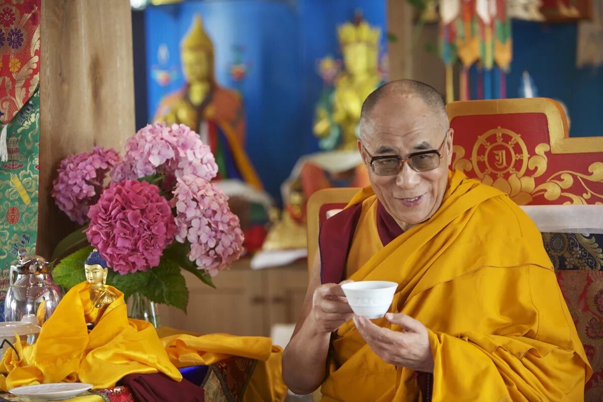 лама монах. народы принявшие буддизм. народы исповедующие буддизм. шакьямуни калмыкия статуя. народы принявшие буддизм.