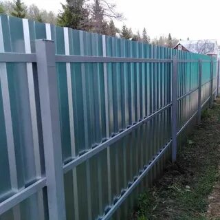 Как укрепить забор из профнастила