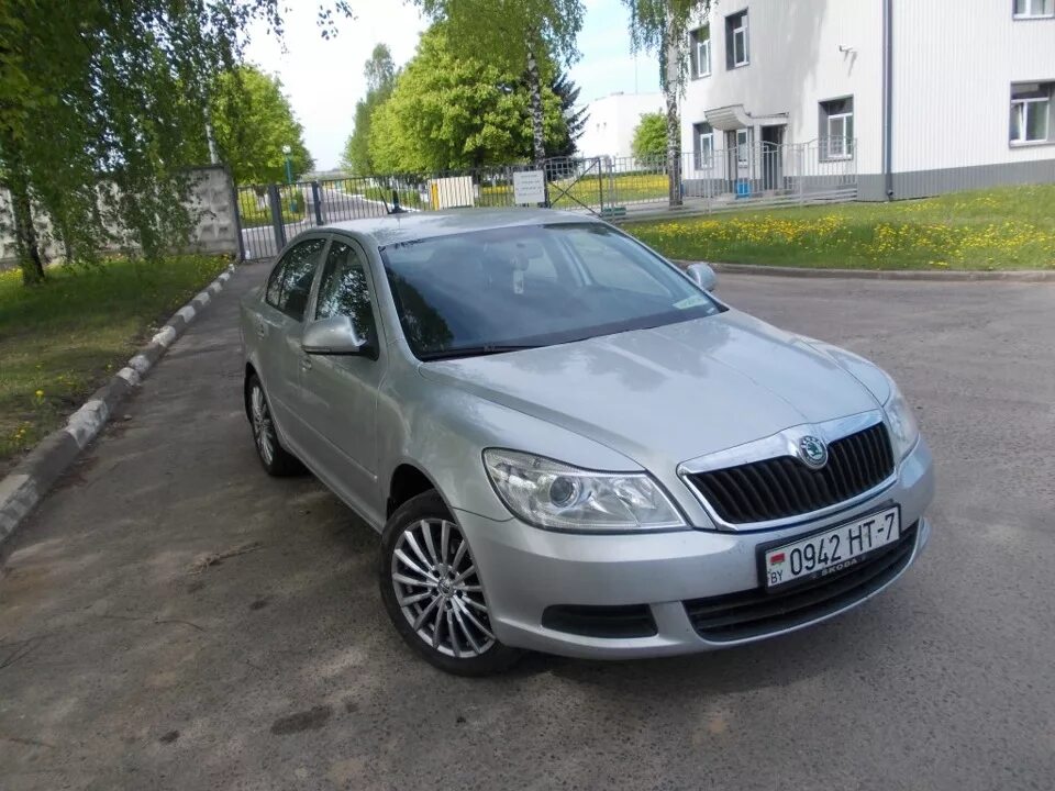 Шкода 1.6 механика купить. Шкода а5 1.6. Skoda Octavia 2010 1.6. Skoda Octavia a5 1.6 MPI.