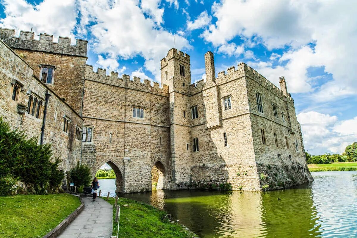 Замки британии. Замок Лидс (Leeds Castle). Замок Лидс в Кенте. Замок Кент Англия. Лидс Касл замок.