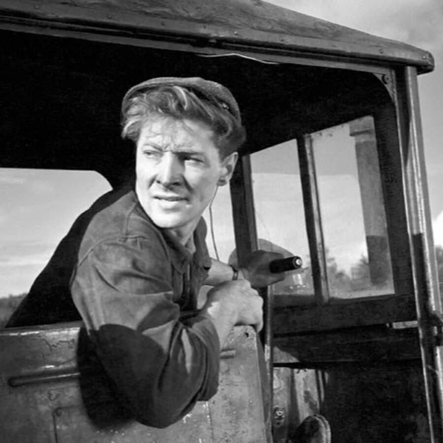 Тракторист механизатор. Тракторист мтз 82. Тракторист москва и московская. Тракторист. Тракторист москва и московская.