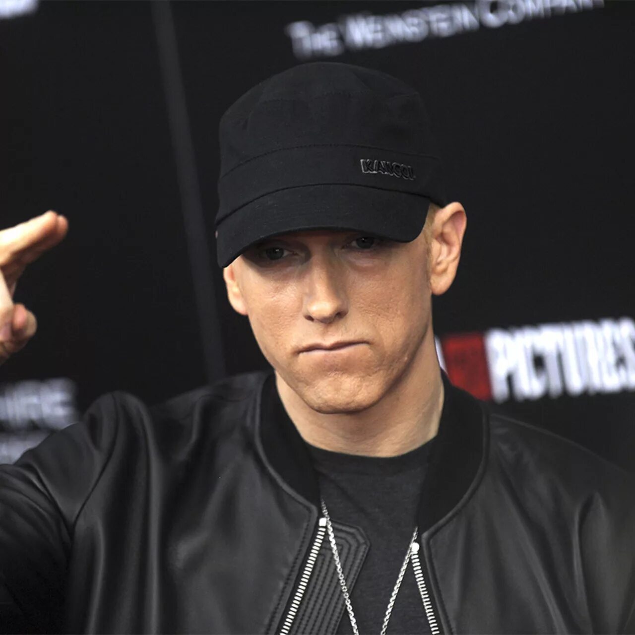 Eminem stand. Eminem 2022. Eminem 2000. Эминем сейчас 2022. Эминем 2021.