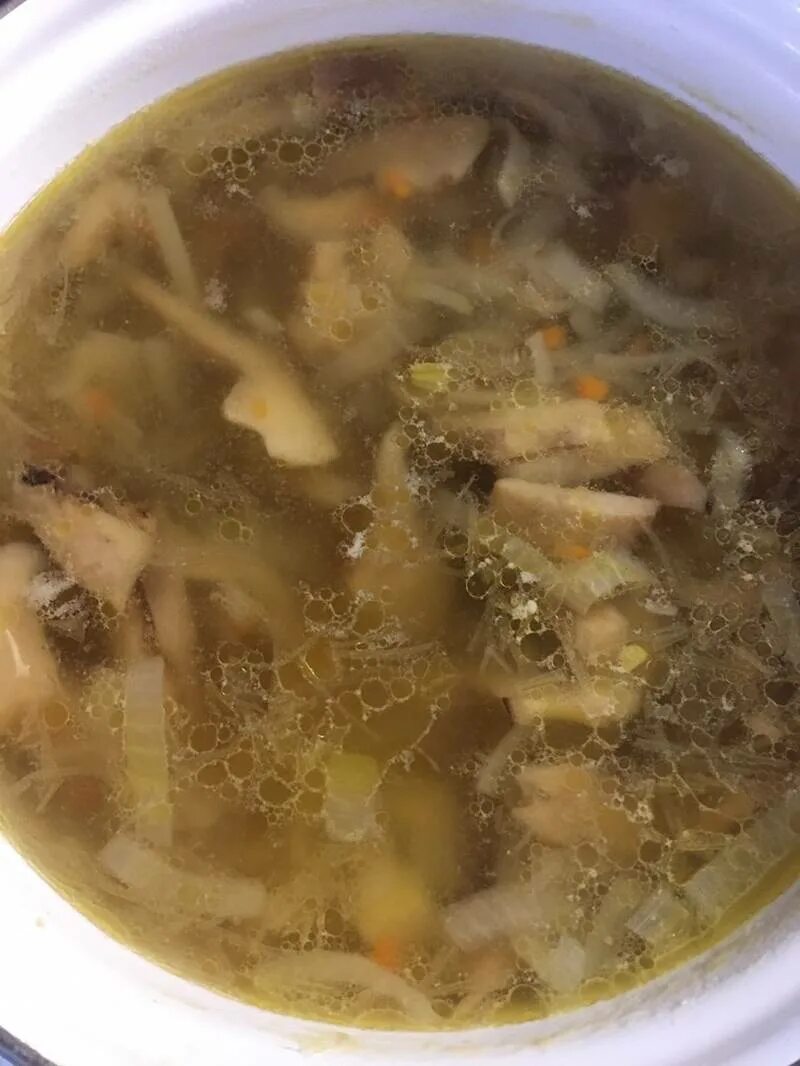 Вкусный суп с вешенками рецепт. Суп грибной с вешенок. Грибной суп с вешенками. Грибной суп вешенки. Грибной суп из вешенок рецепт.