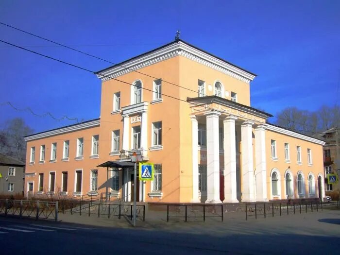 кировск областной центр. город кировск ленинградской. достопримечательности кировска ленинградской. кировск ленинградская область площадь. гостиница снежинка кировск лен обл.