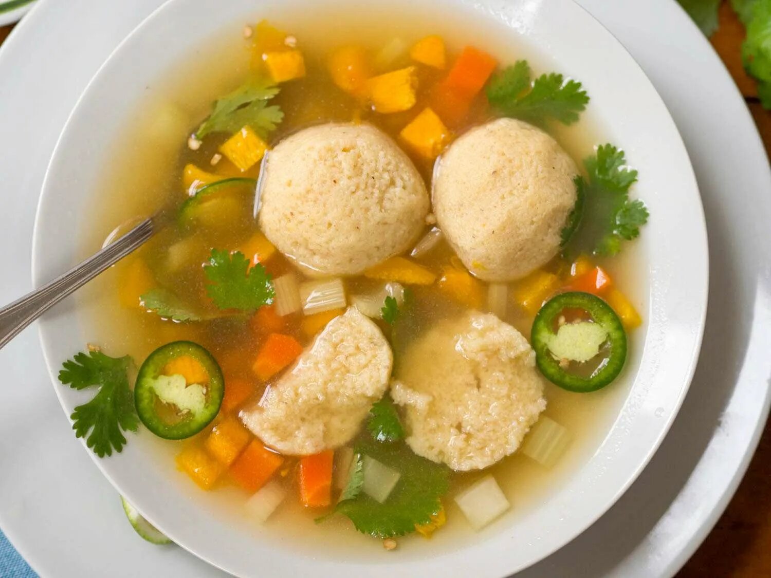 Суп с мясными клецками. Клецки. oвoщнoй cуп c cырными клeцкaми-шaрикaми.. суп с сырными шариками. овощной суп с сырными шариками.