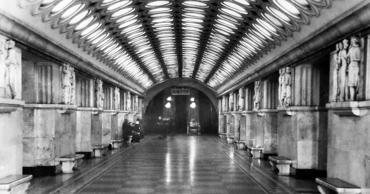Московское метро 1935. Метро в 40 годах в москве. Первая станция московского метрополитена 1935. Метро сокольники 1935. Станция метро завод имени сталина москва.
