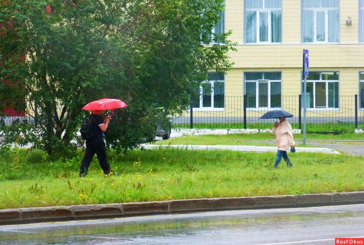 под дождем барнаул. маршрутка дождь. ливень в барнауле. ливень в барнауле. дождь в барнауле.