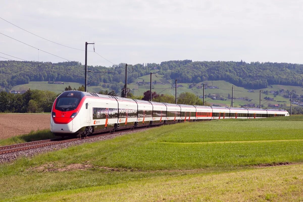 Скоростной поезд Stadler. Поезд Швейцария высокоскоростной. Rail Switzerland Stadler. Высокоскоростной поезд Сапсан.