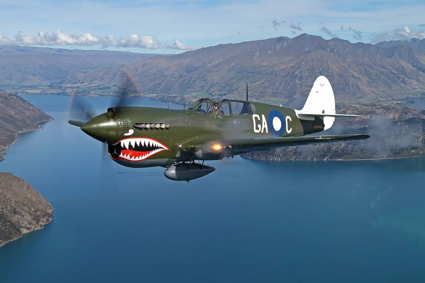 Истребитель п. Curtiss p-40e Kittyhawk самолет. P-40 Kittyhawk. P40 самолет Kitty Hawk. Curtiss p 40e.