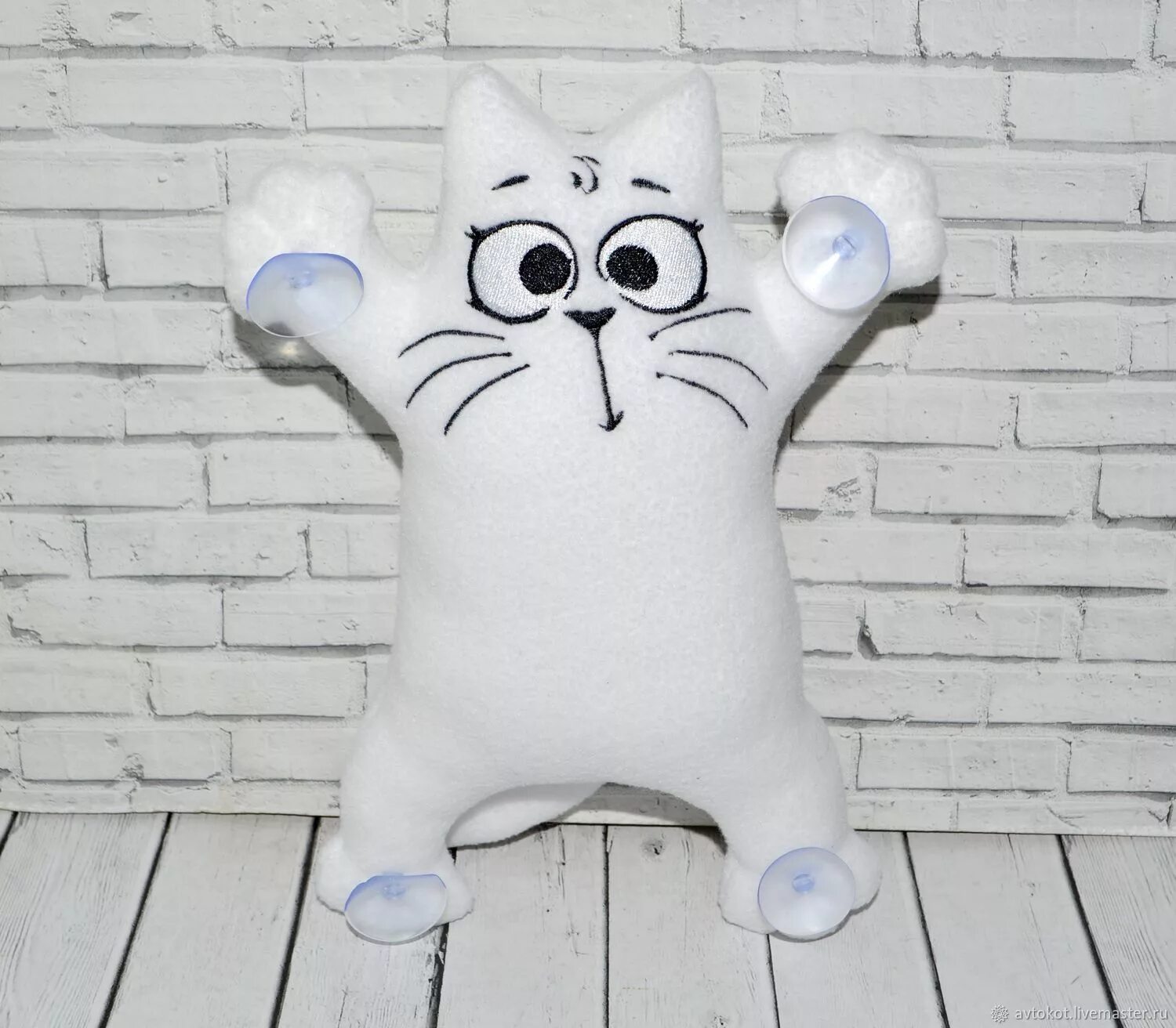 Игрушки кот на присосках. Игрушки на присосках в машину. выкройка кота в машину на присосках. кот саймон игрушка. кот саймона игрушка в машину.