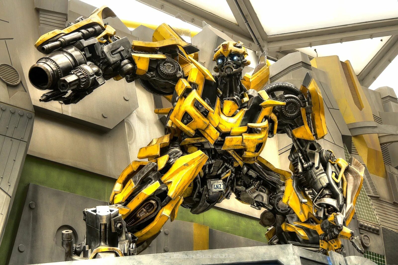 Трансформеры автоботы бамблби. Бамблби месть падших. transformers бамблби bumblebee. би 127 бамблби. бамблби фильм автоботы.