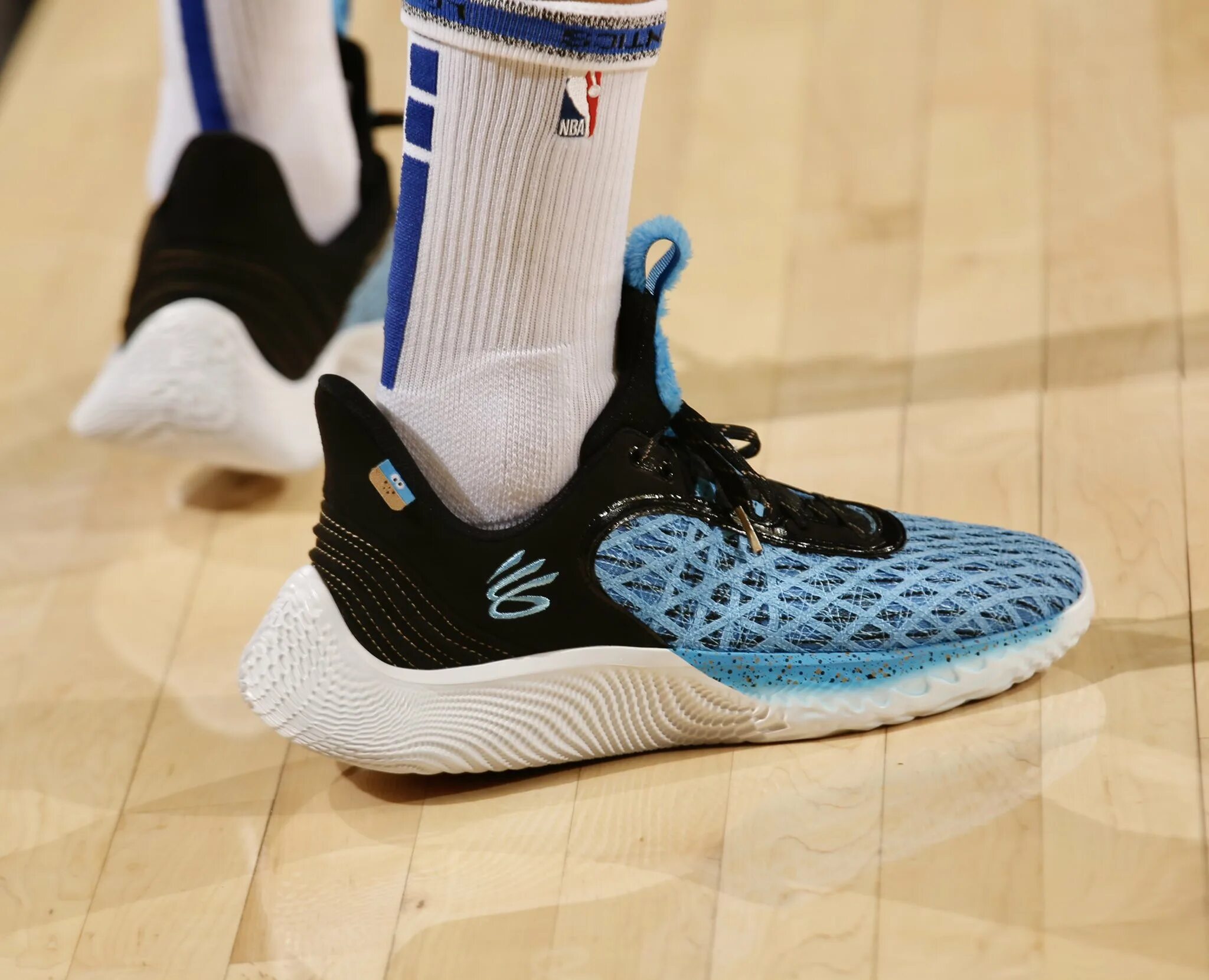 2. Стеф карри кроссовки. Carry 9. Карри 6 кроссовки баскетбольные. Carry 9.