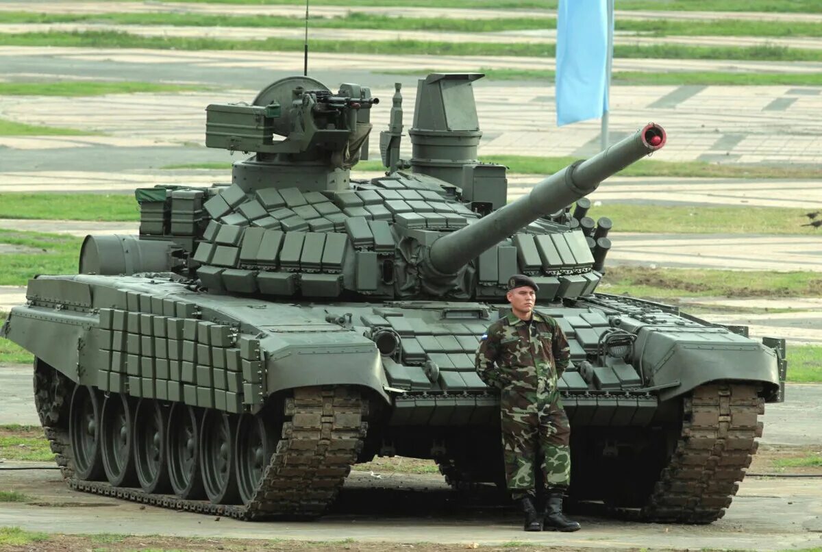 Танк т-80бвм. Т-80 основной боевой танк. Т-54 обр 1949. Модификация танков т. Т-80бвм бурлак.