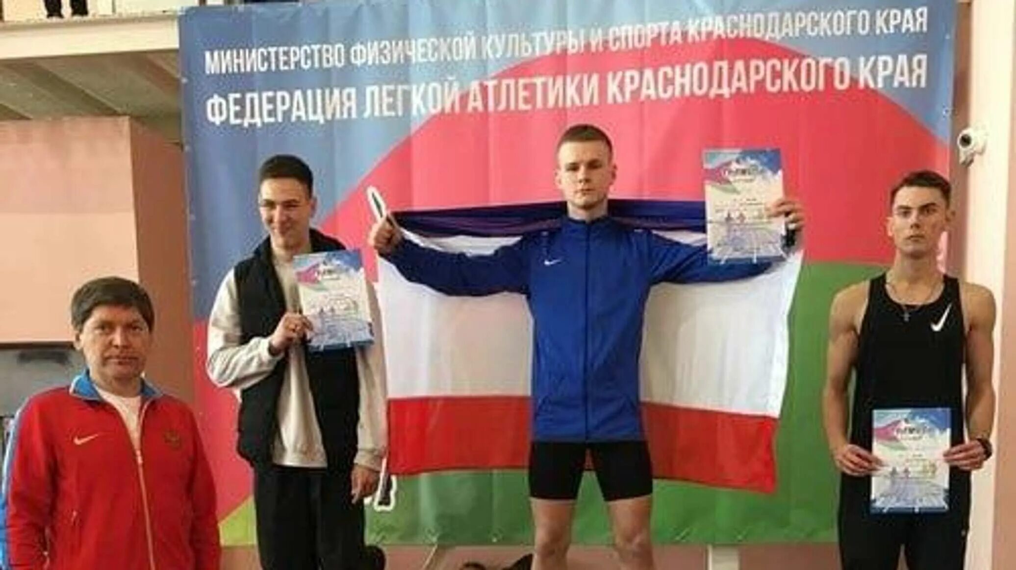 Училище олимпийского резерва симферополь. Олимпийская школа резерва симферополь. Олимпийская школа резерва симферополь. Сборная крыма по футболу. Олимпийская школа резерва симферополь.