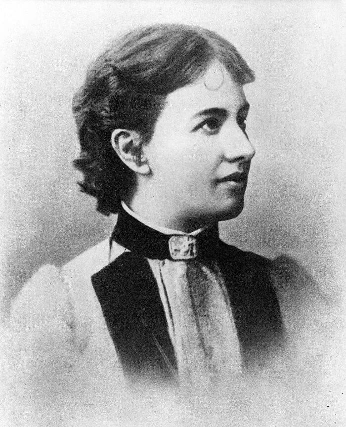 1 женщина профессор математики