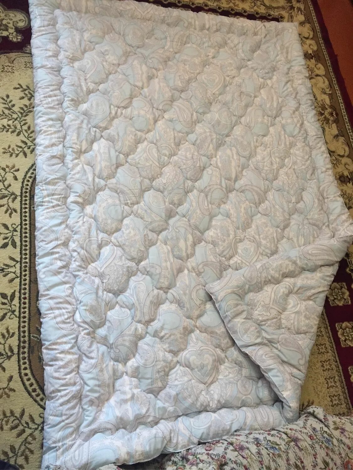 Стеганое одеяло. Стеганое вручную одеяло. Одеяло стеганое шерстяное. Одеяло полуторное. Купить одеяло ручной